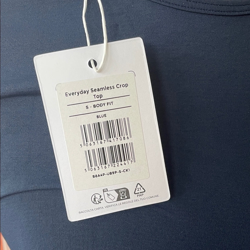 Gymshark Navy Women's Crop Top - Picture 2 of 4